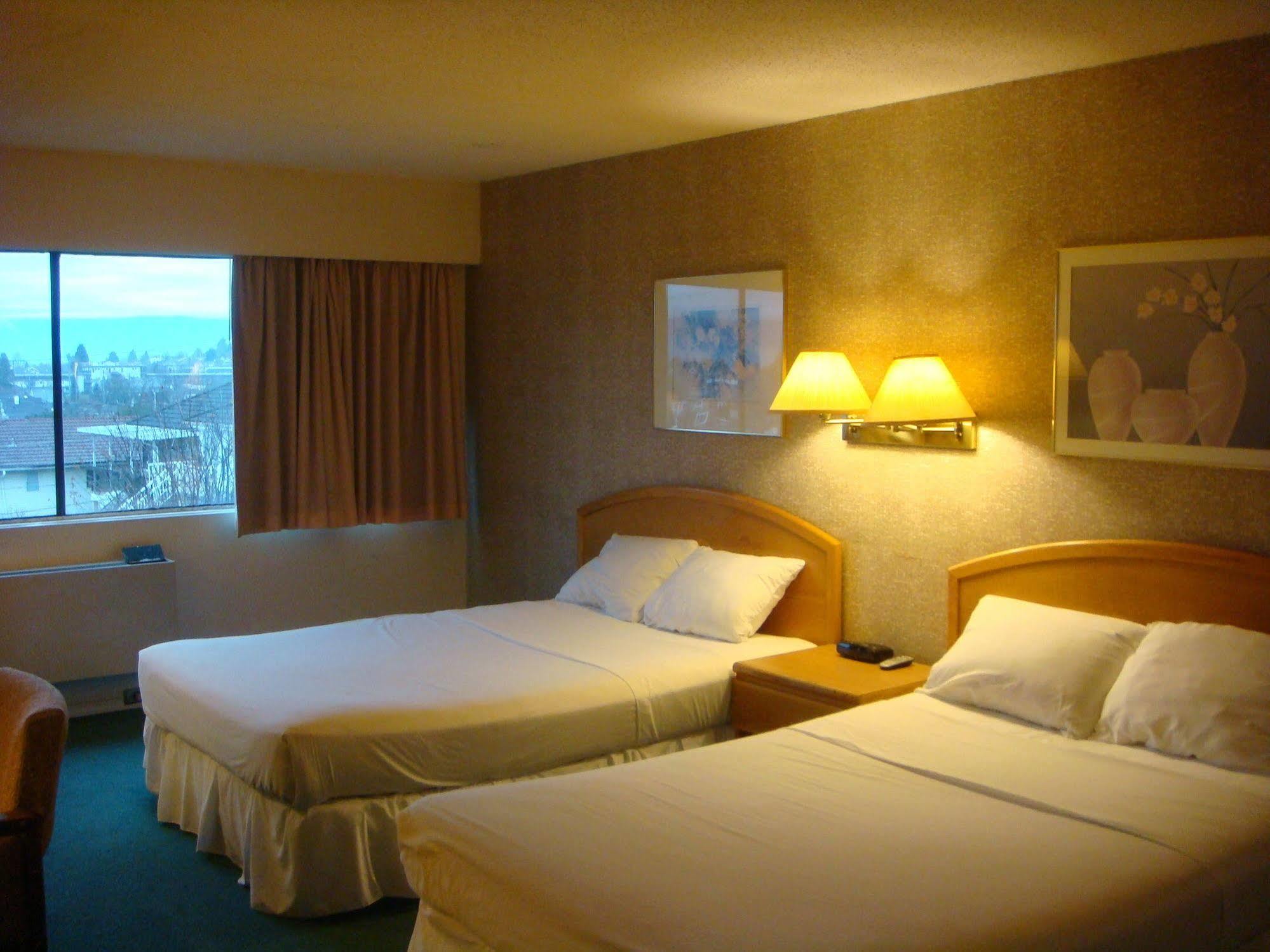 Cassandra Hotel Ванкувър Екстериор снимка